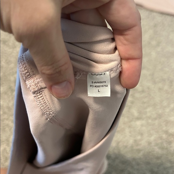 Vuori all the form bra and biker shorts set - Picture 8 of 12